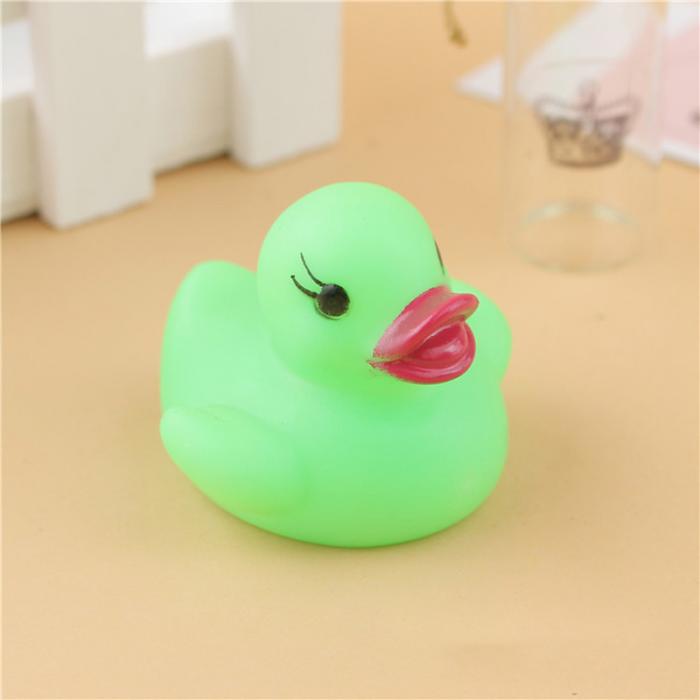 6Pcs/Set Cute LED Flashing Light Floating Duck Bath Tub Shower Rubber Toy for Kids BM88